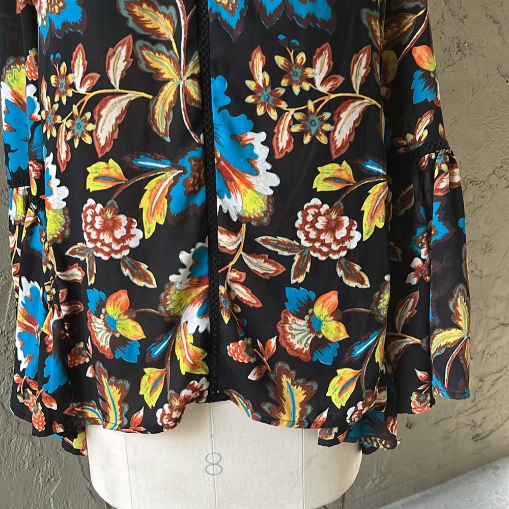 INC Floral top - Picture 4 of 8